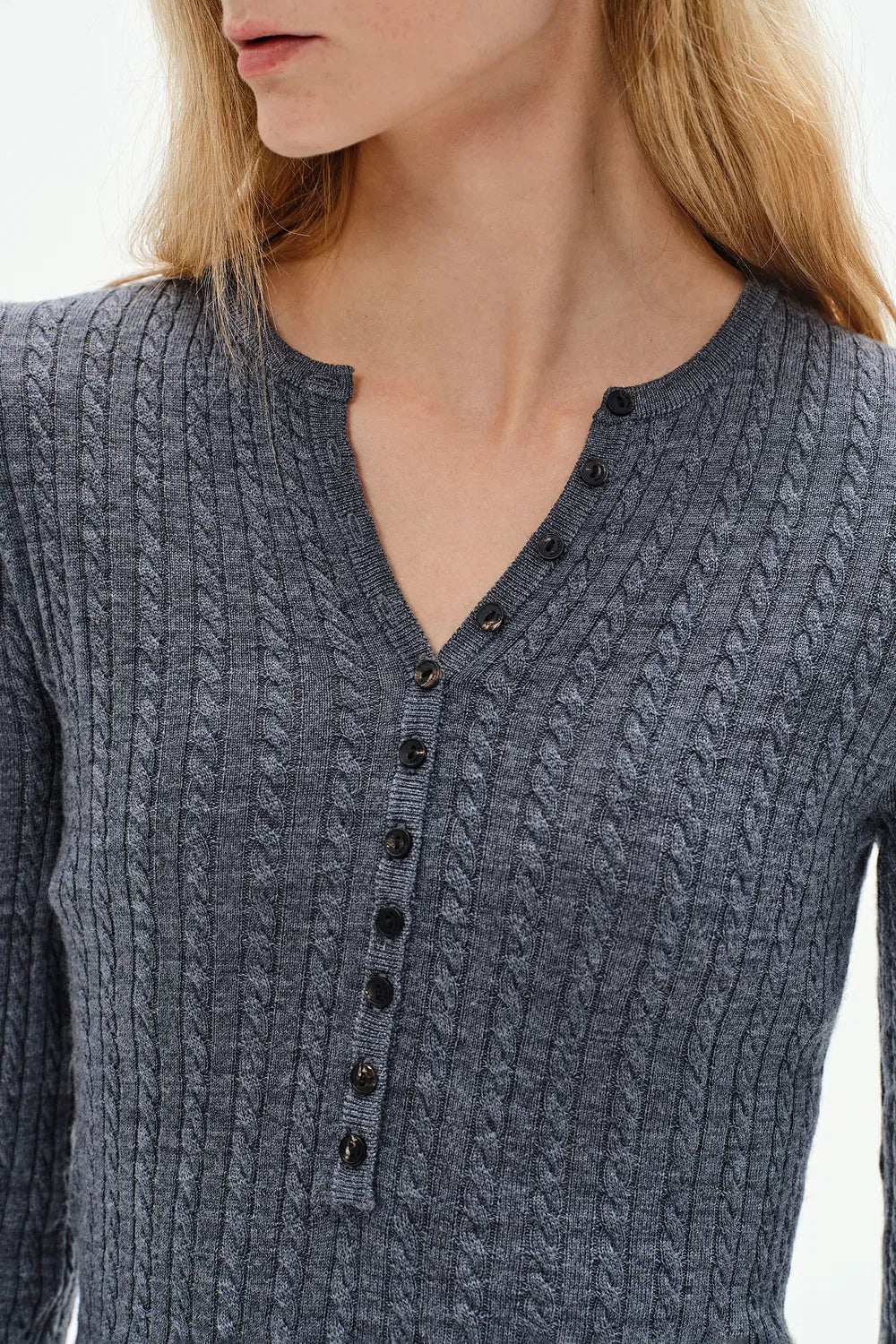 Damen Langarmshirt Mit Knopfleiste Und V-Ausschnitt | Elegant