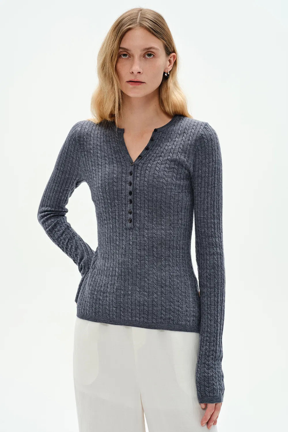 Damen Langarmshirt Mit Knopfleiste Und V-Ausschnitt | Elegant