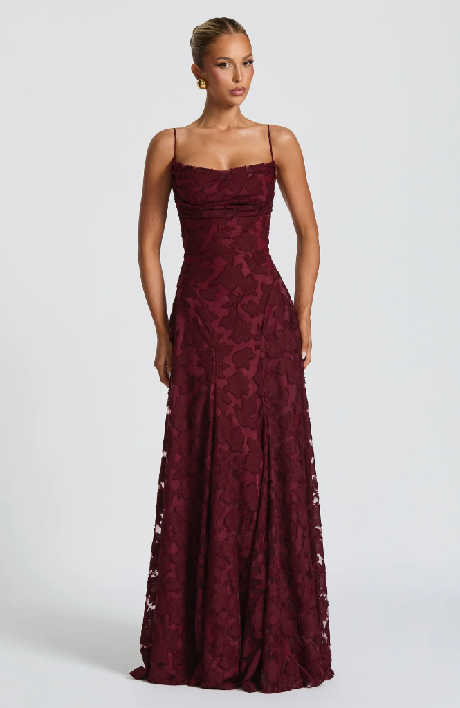 Katia - Elegantní krajkové maxišaty
