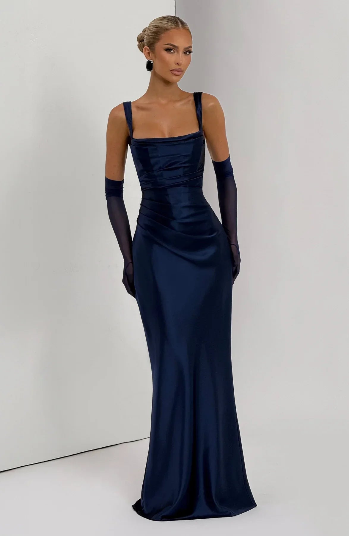 Calythéa - Vestido largo de satén con lazo en la espalda