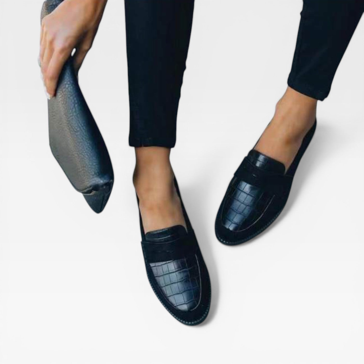 Zenvyra - Schwarze Croc Print Loafer Damen