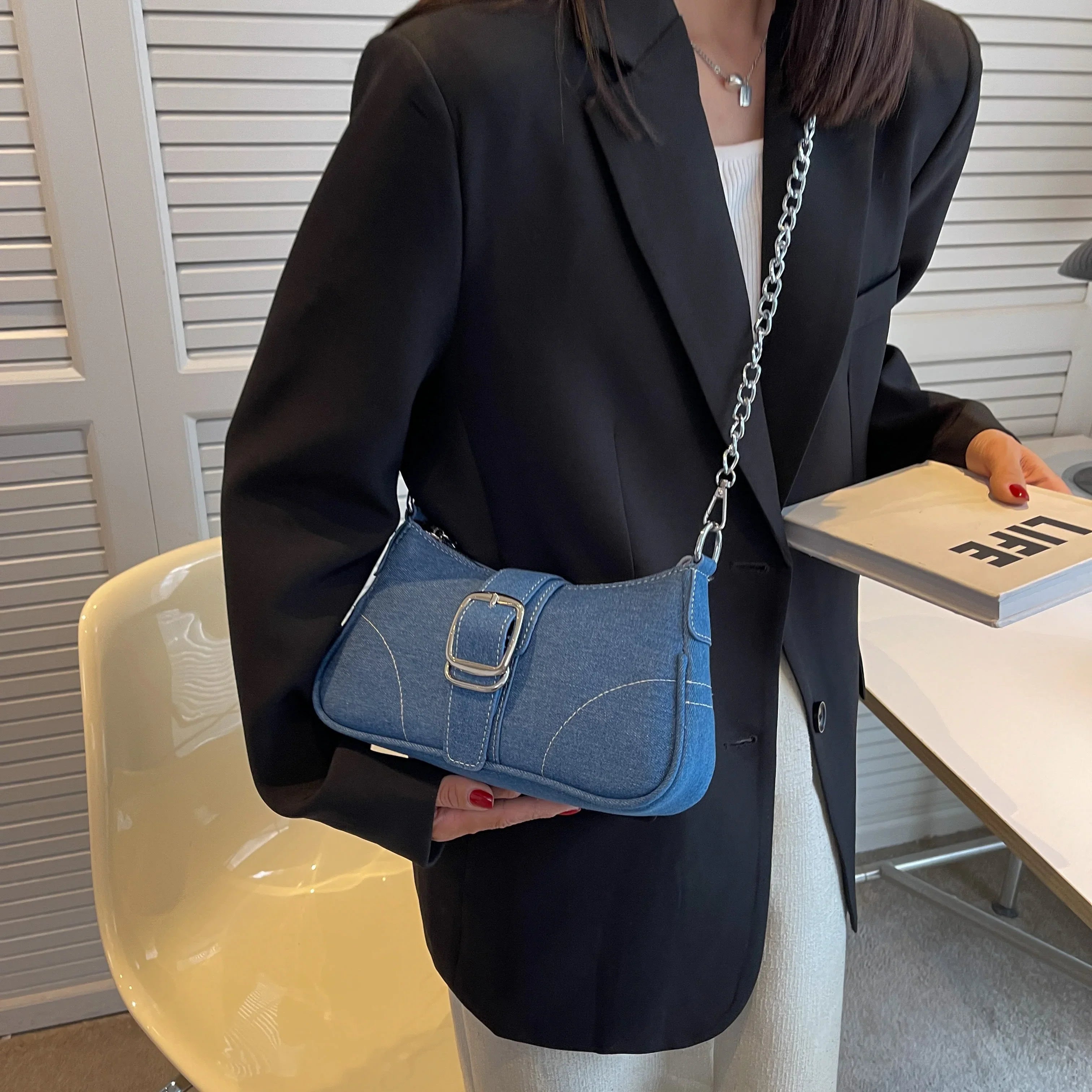 Damen Baguette Handtasche Mit Schnalle | Modern
