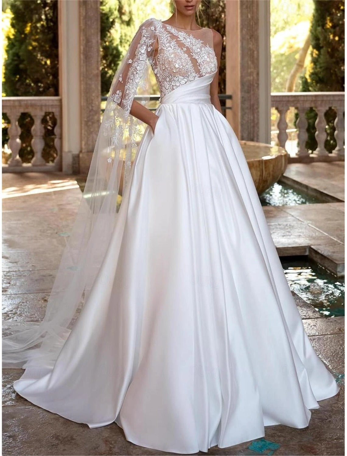 Damen Hochzeitskleidung Mit Spitze Und Schleppe | Elegant
