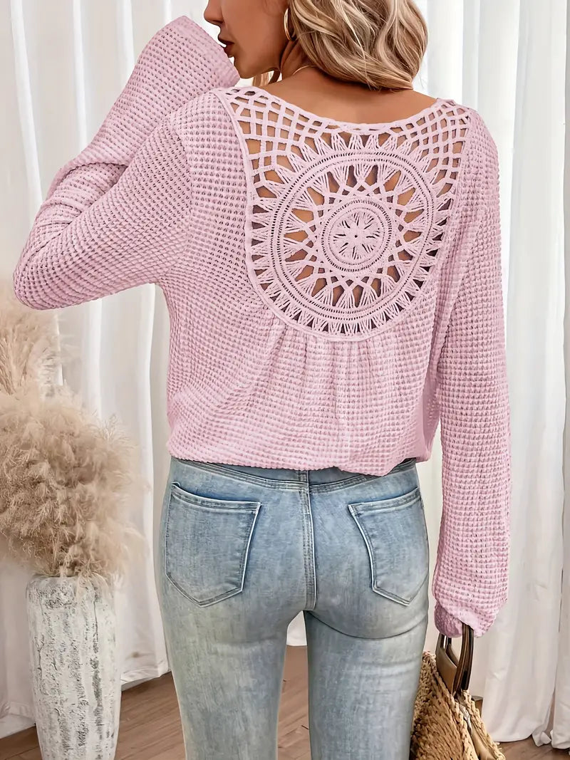 Damen Langarmshirt mit V-Ausschnitt und Häkelrückendetail | Boho