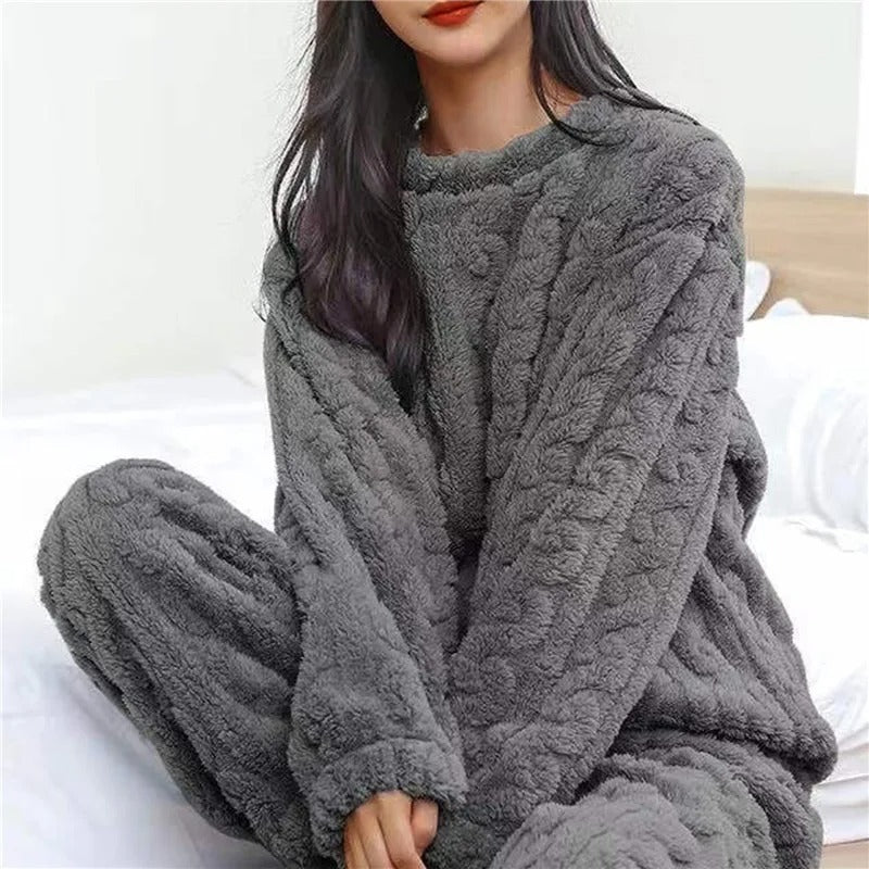 Damen Pyjama Set Flauschig | Warm & Bequem