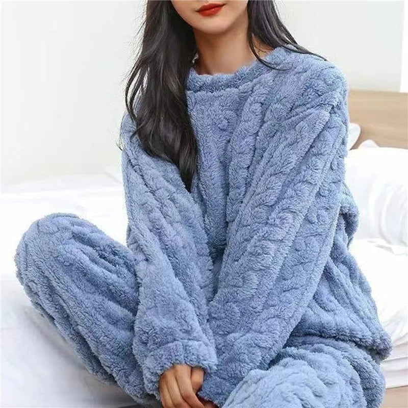 Damen Pyjama Set Flauschig | Warm & Bequem