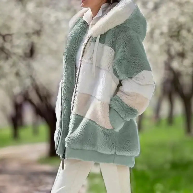 Damen-Winterjacke aus Teddyfell mit Kapuze | Warm