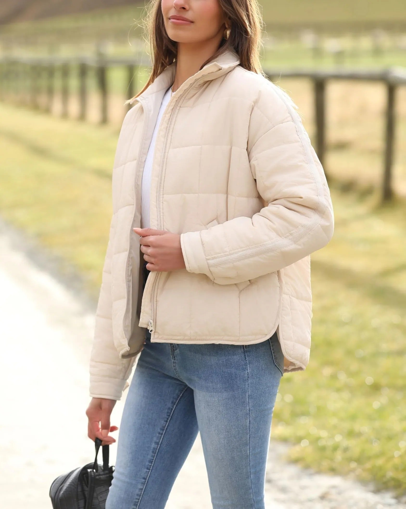 Daunenjacke Damen Mit Stehkragen Und Taschen | Winter