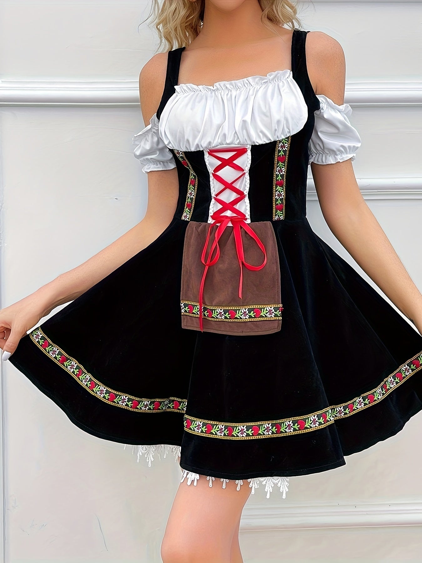 Oktoberfest Damen Dirndl Mit Schürze Und Blumenmuster | Festlich