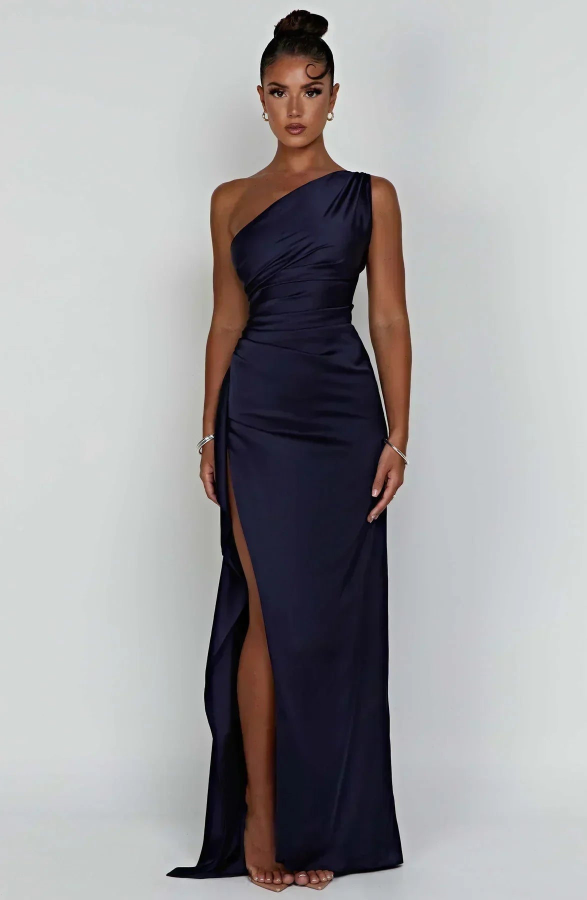 Noime - Rochie maxi elegantă cu un umăr gol