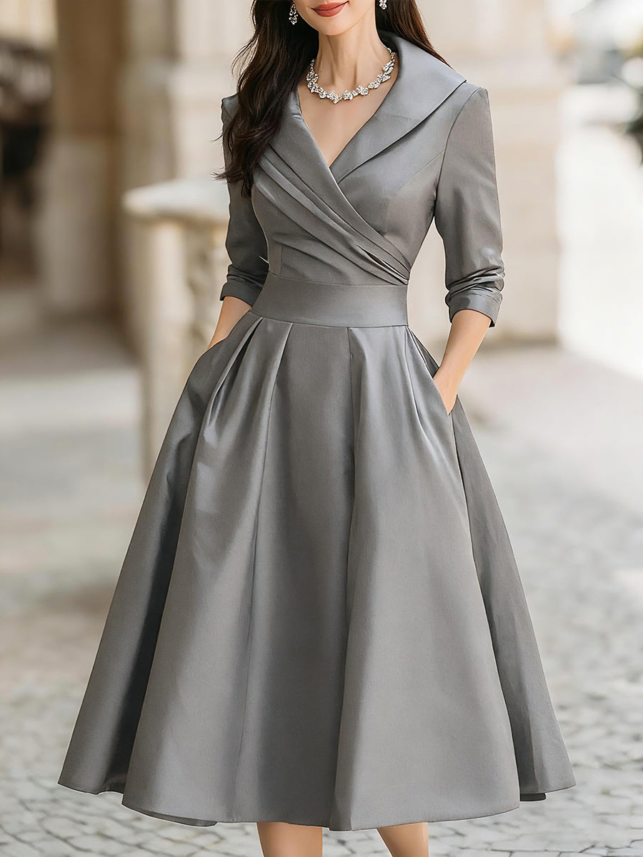 Soréline - Tailliertes Midikleid Mit Wickelkragen